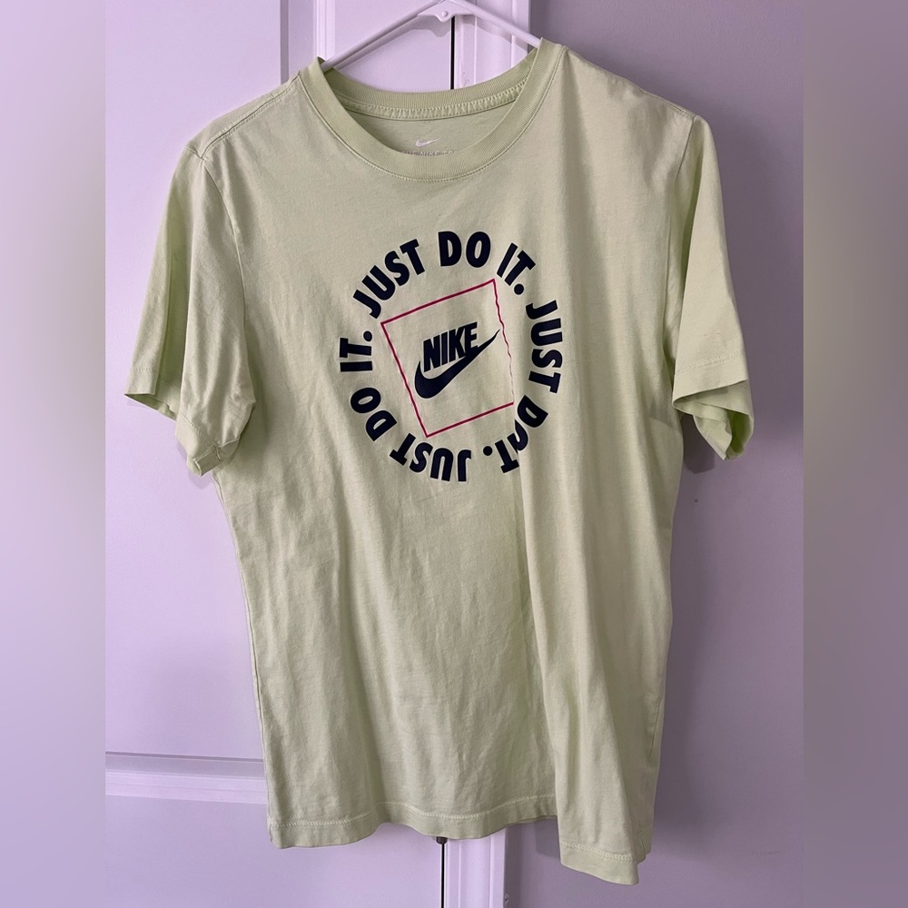 Nike Light Green Short Sleeve T-Shirt Size M
